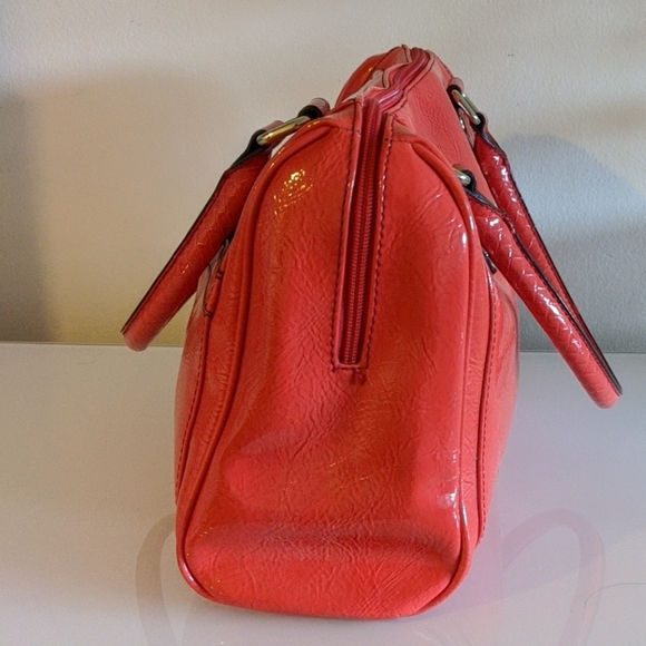 Satchel - Picture 3 of 6